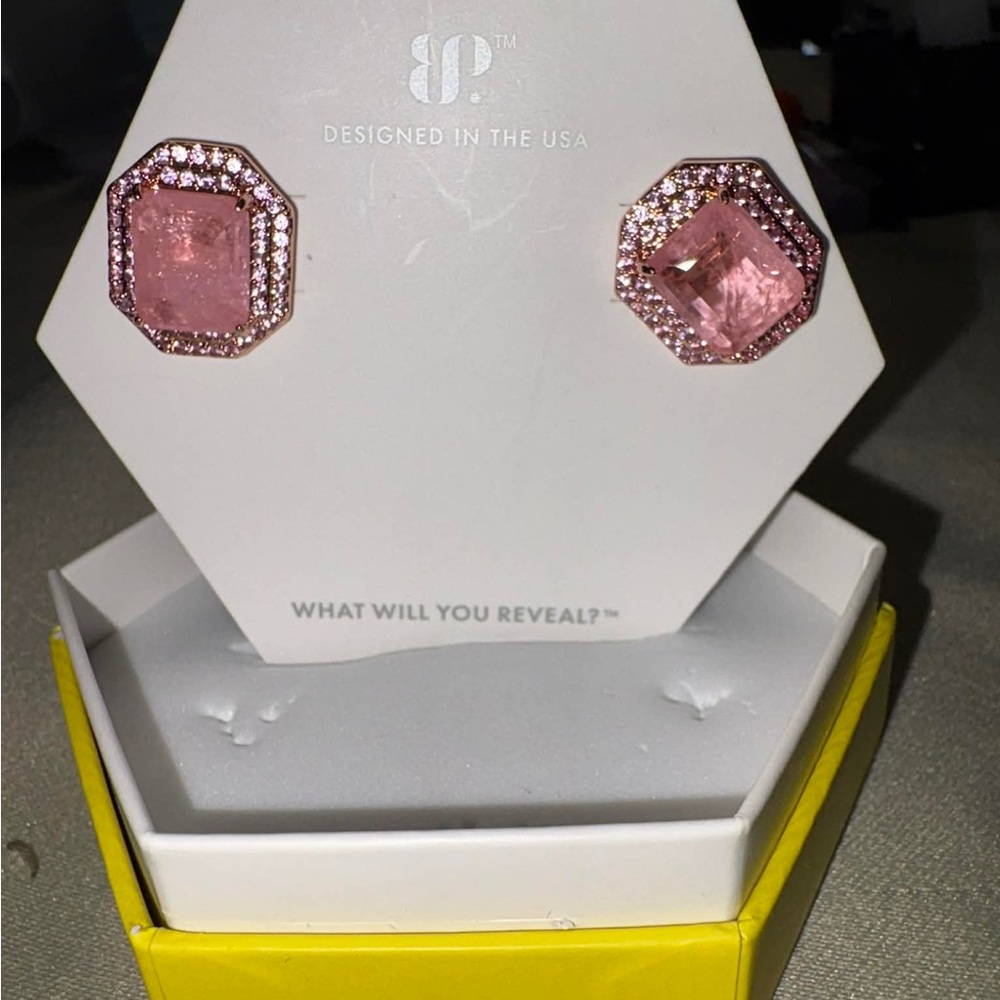 Elegant Pink Stud Earrings bomb party. Rose gold plating